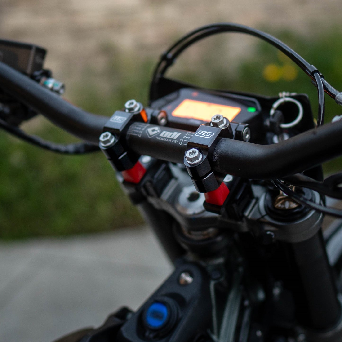 Ultra Bee Flex Bar Mount